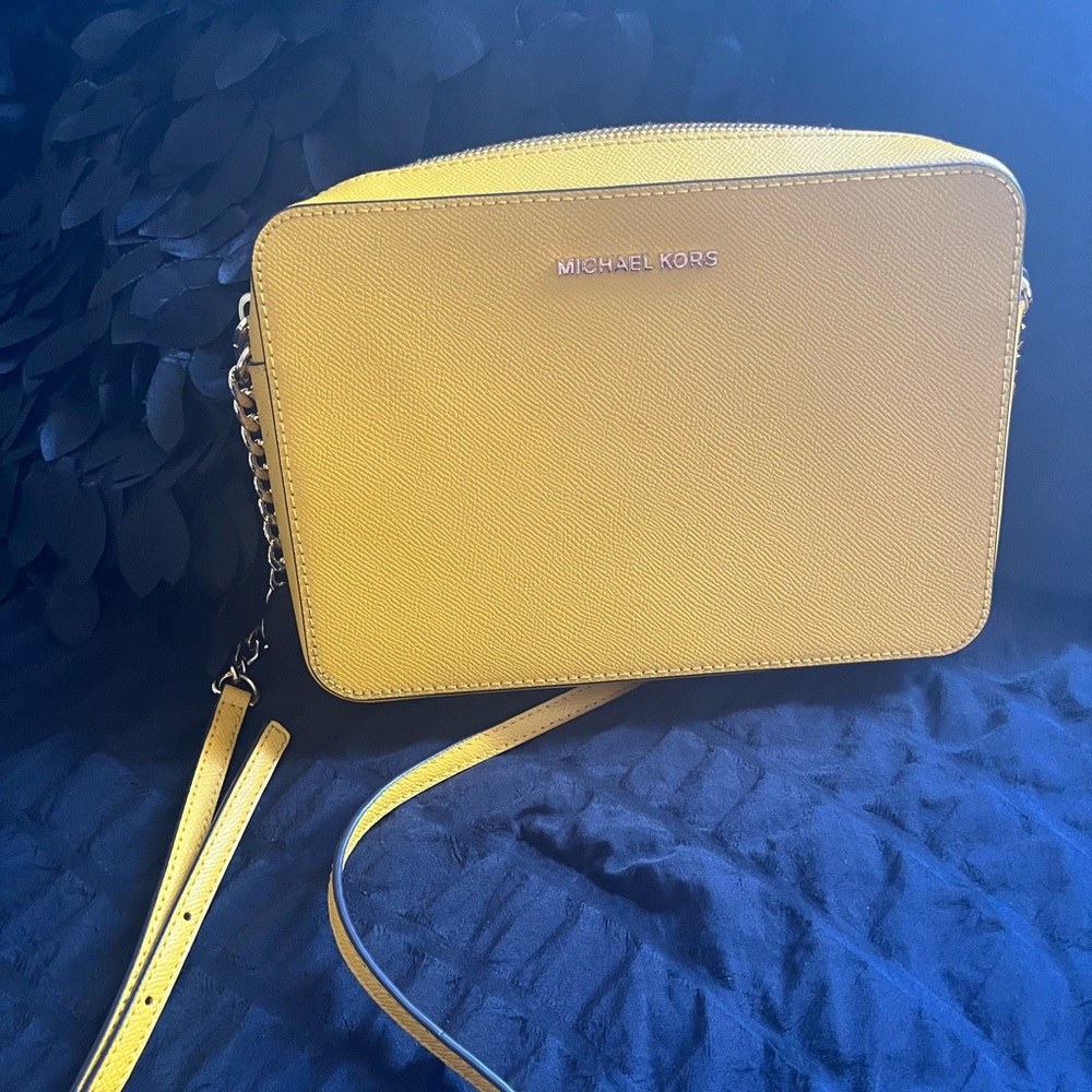 Michael Kors purse (yellow)